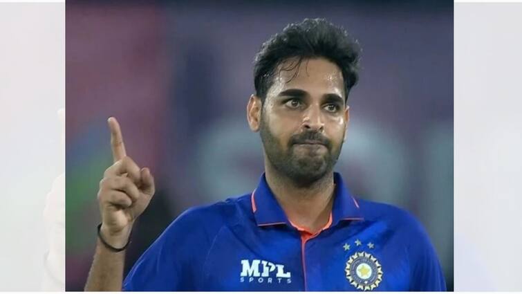 Bhuvneshwar Kumar Bowling Milestone Most T20I Wickets 1st Over IND vs ENG 14 Dismissal Surpasses David Willey Bhuvneshwar Kumar: দ্বিতীয় টি-টোয়েন্টিতে ম্যাচের সেরা, বল হাতে রেকর্ডবুকেও নাম তুললেন ভুবনেশ্বর