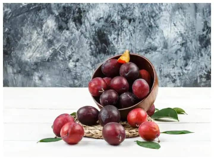 Health Benefits Of Plum: Plum is an Immune Booster, Not One or Two Health Benefits Of Plum : ਇਮਿਊਨਿਟੀ ਬੂਸਟਰ ਹੈ Plum , ਇੱਕ-ਦੋ ਨਹੀਂ ਬਲਕਿ ਇਸ ਦੇ ਸੇਵਨ ਨਾਲ ਮਿਲਦੇ ਹਨ ਬਹੁਤ ਸਾਰੇ ਫਾਇਦੇ