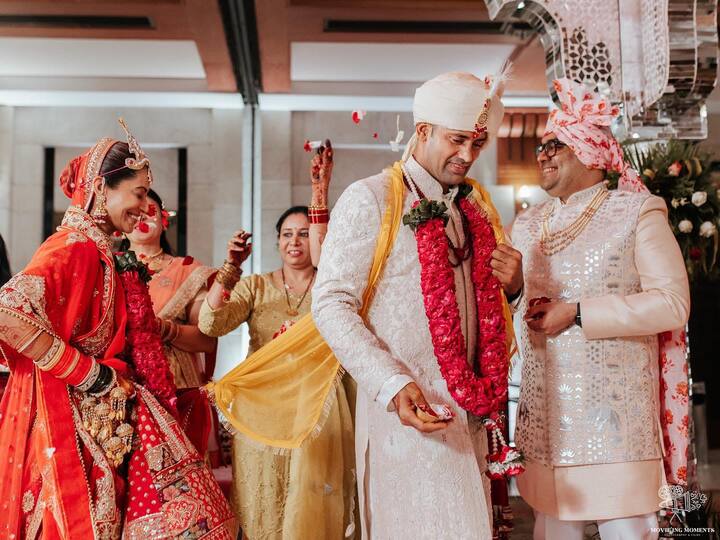 पायल रोहतगी और संग्राम सिंह की जोड़ी बी टाउन की सबसे फेमस जोड़ी में से एक है. लंबे समय से एक दूजे के साथ होना उनके बेमिसाल प्यार की निशानी है.