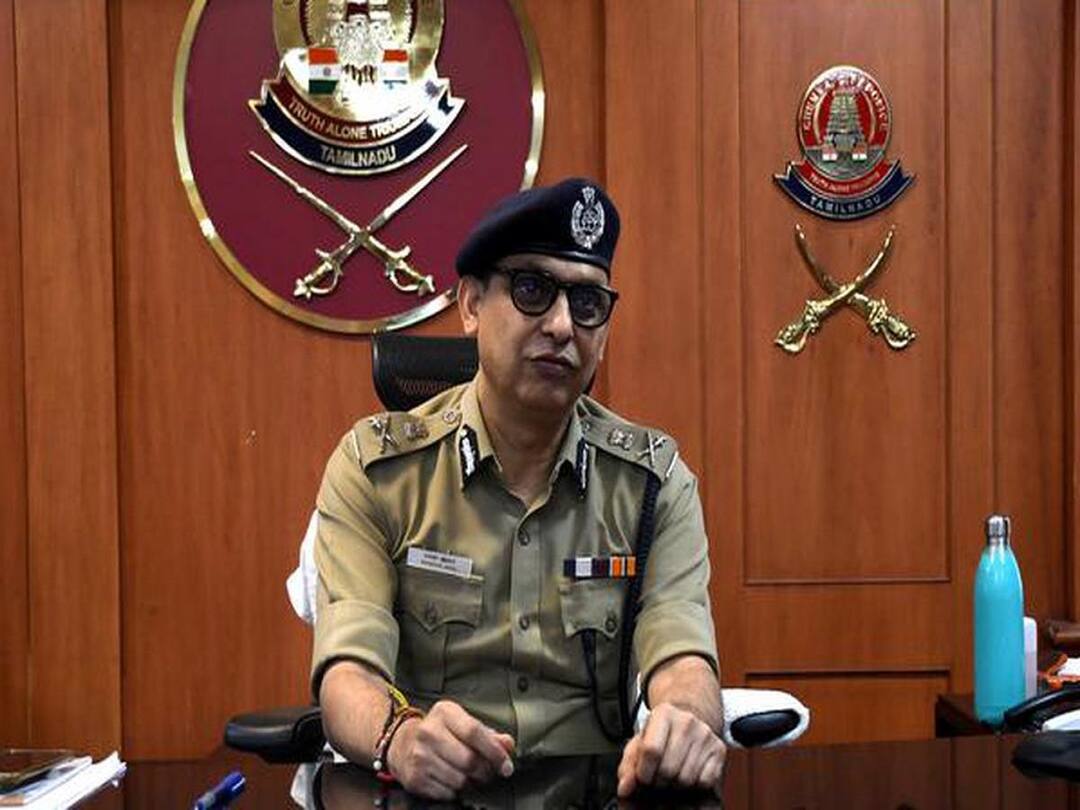 Chennai: சாட்டையை சுழற்றிய சென்னை போலீஸ்.. தலைமறைவு குற்றவாளிகள் 55 கைது.. 7 பேர் மீது பாய்ந்த குண்டாஸ்..!