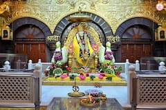 Shirdi : शिर्डीच्या साईमंदिरात आकर्षक सजावट; रंगीबेरंगी फुलांची खास आरास