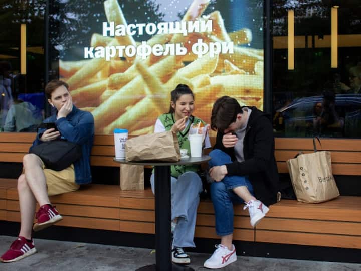 Only Burgers, No Fries: Potato Shortage Hits McDonalds Substitute Vkusno I Tochka In Russia No Fries With Burgers And Nuggets: Potato Shortage Hits McDonald’s Substitute In Russia
