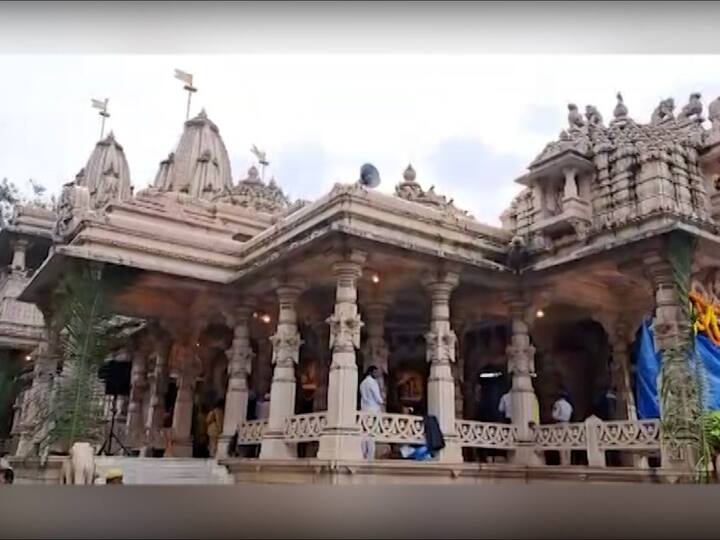 त्यामुळे भाविकांना या मंदिरा बाबत आस्था असून आकर्षण देखील आहे.