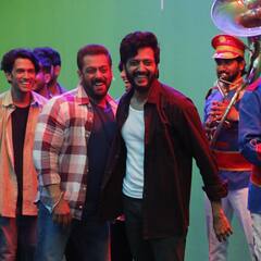 Riteish Deshmukh :  ‘सलमान भाऊ...’; रितेशनं शेअर केले सलमानसोबतचे खास फोटो, कॅप्शननं वेधलं लक्ष