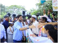 Aarey Metro Shed Protest: आरे को बचाने के आंदोलन में शामिल हुए आदित्य ठाकरे, शिंदे सरकार से बोले- 'हमारा गुस्सा मुंबई पर मत निकालो'
