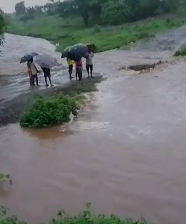 राज्याच्या विविध भागात पावसाची हजेरी