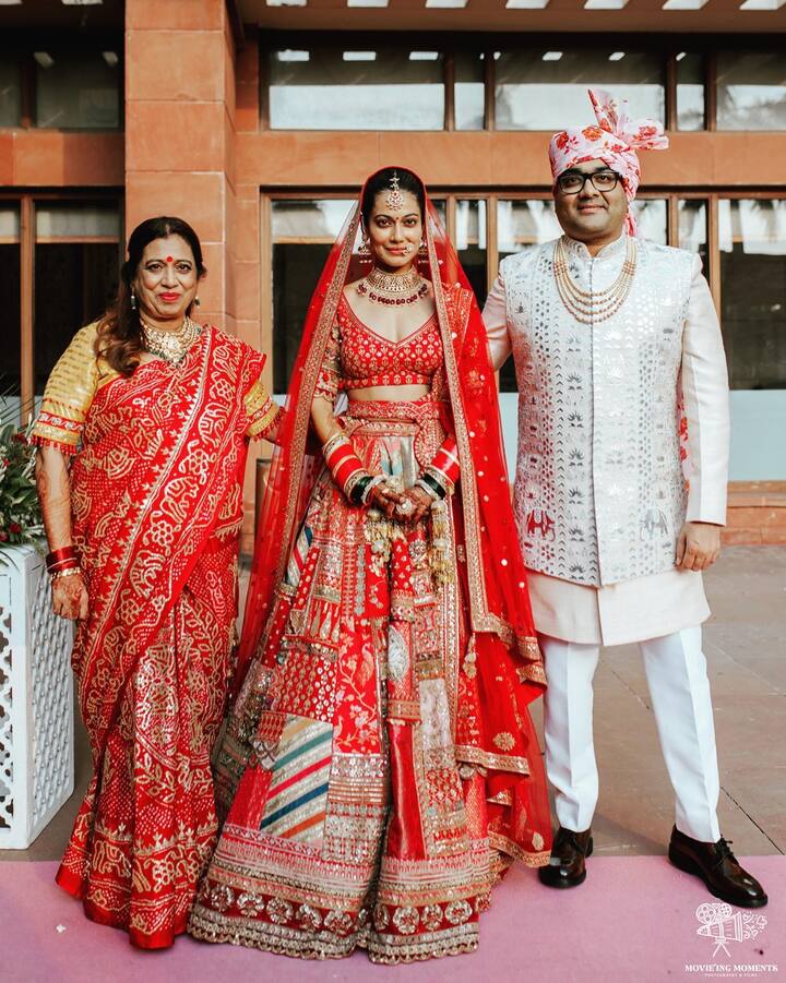 આ ફોટોઝમાં તમે જોઈ શકો છો કે પાયલ રોહતગી અને સંગ્રામ સિંહનો લૂક ખૂબ જ સુંદર અને ફેબ્યુલસ લાગી રહ્યો છે.