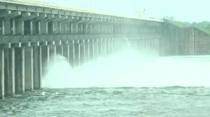 శ్రీపాద ఎల్లంపల్లి ప్రాజెక్టులోకి భారీగా చేరుతున్న వరద నీరు