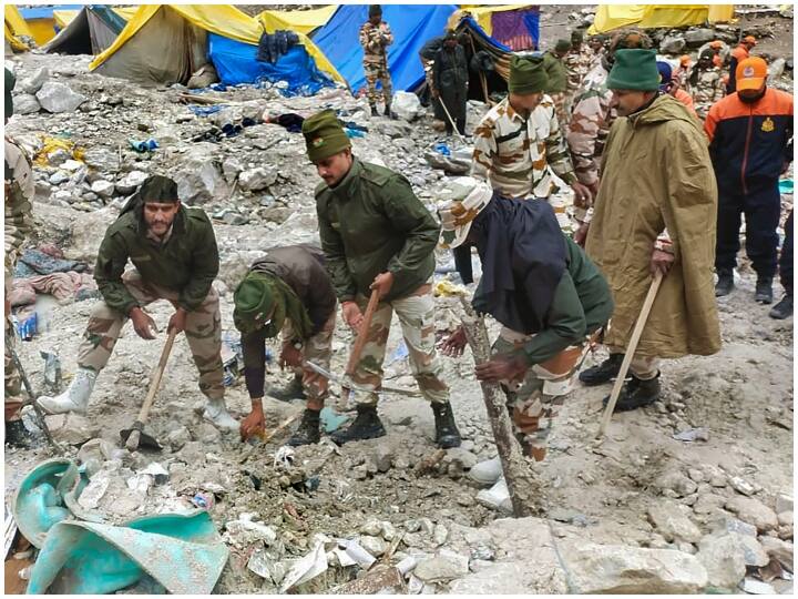 Amarnath Cloudburst Update: मलबे में बचे लोगों का पता लगाने के लिए सेना ने लगाए रडार, जानिए कब शुरू होगी अमरनाथ यात्रा Amarnath Cave Cloudburst Update Indian Army inducts radars to trace survivors under debris amarnath yatra to resume soon ANN Amarnath Cloudburst Update: मलबे में बचे लोगों का पता लगाने के लिए सेना ने लगाए रडार, जानिए कब शुरू होगी अमरनाथ यात्रा