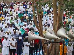 Eid al-Adha 2022: तस्वीरों में देखें, कैसे हर्षोल्लास के साथ देश में मनाई गई ईद