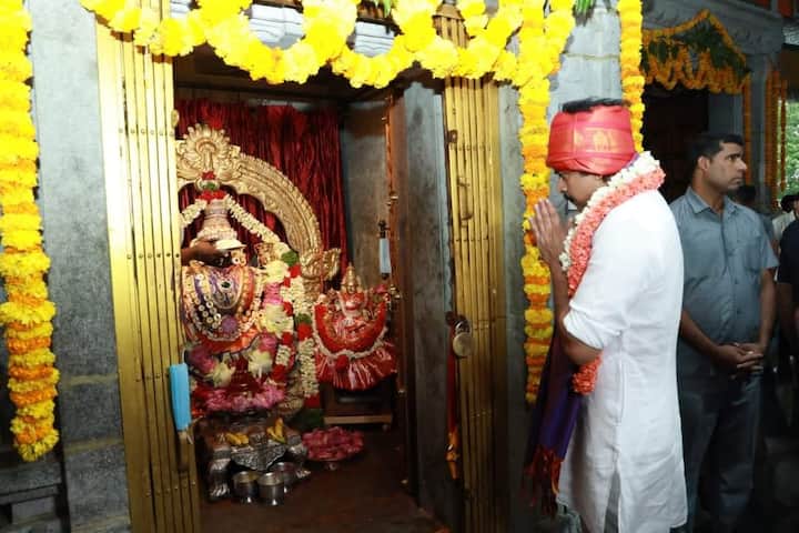 జనసేన అధ్యక్షుడు పవన్ కళ్యాణ్ తొలి ఏకాదశి పర్వదినం సందర్భంగా ఆలయానికి వెళ్లారు.