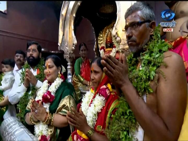 यंदा विठ्ठलाची शासकीय महापूजा नवनिर्वाचित मुख्यमंत्री एकनाथ शिंदे यांच्या हस्ते पार पडली.