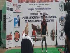 Udaipur News: 50 साल की महिला टीचर ने रचा इतिहास, नेशनल पावर लिफ्टिंग प्रतियोगिता में जीते चार गोल्ड मेडल