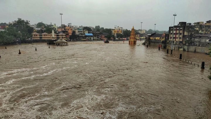 Maharashtra News 1619 mm rain in last 24 hours in the nashik district Nashik Rain : जिल्ह्यात मागील 24 तासांत 1619 मिलीमीटर पाऊस, नाशिक शहरात पावसाची संततधार