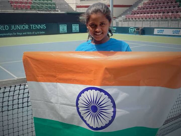 Kolhapur Girl Aishwarya Jadhav playing in the under 14 category at Wimbledon 2022 know her full story Aishwarya Jadhav : महापुरात टेनिसचं साहित्यही गेलं, लेकीसाठी गाव सोडलं, विम्बल्डनमध्ये झळकणाऱ्या ऐश्वर्याचा धगधगता प्रवास