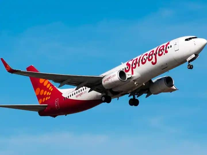 SpiceJet flight got wheel fault just before take-off SpiceJet: ਟੇਕ-ਆਫ ਤੋਂ ਠੀਕ ਪਹਿਲਾਂ ਸਪਾਈਸਜੈੱਟ ਦੀ ਫਲਾਈਟ ਦੇ ਪਹੀਏ 'ਚ ਆਈ ਖਰਾਬੀ, ਫਲਾਈਟ 'ਚ ਹੋਈ ਦੇਰੀ