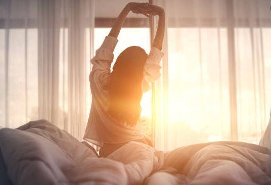 Vastu Tips:  never see 5 things waking up in morning Vastu Tips: સવારે ઉઠતા જ ન જોવી જોઈએ આ 5 વસ્તુઓ,  આવી શકે છે મુશ્કેલી