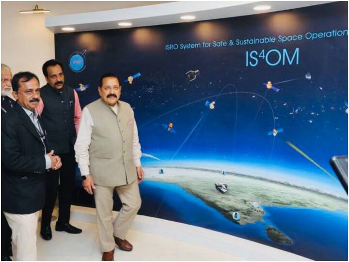 ISRO launches IS4OM new system for safety of Indias space assets from space debris ANN ISRO News: इसरो ने IS4OM किया लॉन्च, अब अपने उपग्रहों की खुद रक्षा करेगा भारत