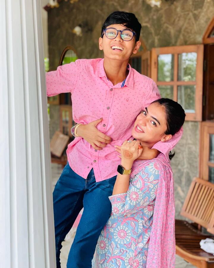 కుటుంబంతో నజ్రియా ఫోటోలు -Image Credit: Nazriya Nazim Fahad/Instagram