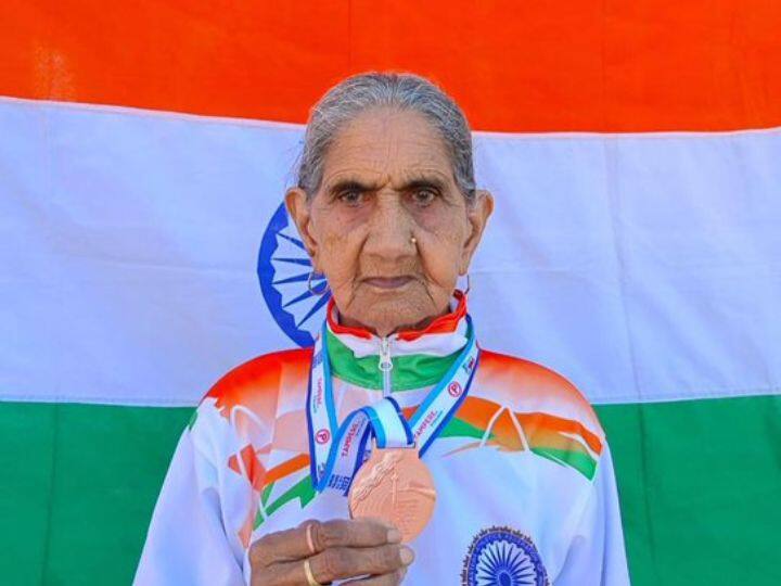 Bhagwani Devi aged 94, wins one gold and two bronze medals at World Masters Athletics Championship દાદીનો દમઃ 94 વર્ષનાં ભગવાની દેવીએ વર્લ્ડ માસ્ટર્સ એથલેટીક્સ ચેમ્પિયનશિપમાં જીત્યો ગોલ્ડ મેડલ