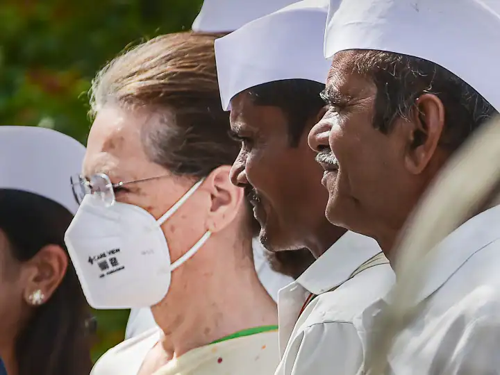 Congress Goa Crisis: ਗੋਆ 'ਚ ਸੰਕਟ 'ਤੇ ਐਕਸ਼ਨ 'ਚ ਕਾਂਗਰਸ, ਪਾਰਟੀ ਦੇ 5 ਵਿਧਾਇਕ 'ਲਾਪਤਾ', ਸੋਨੀਆ ਗਾਂਧੀ ਨੇ ਮੁਕੁਲ ਵਾਸਨਿਕ ਨੂੰ ਭੇਜਿਆ