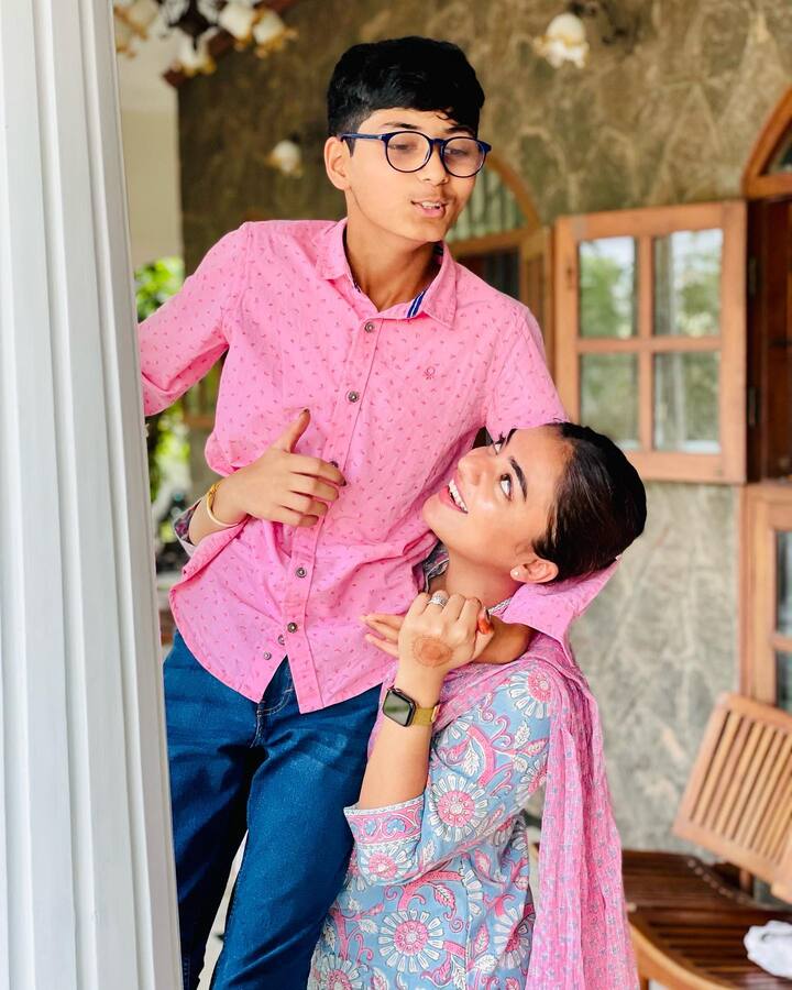 కుటుంబంతో నజ్రియా ఫోటోలు -Image Credit: Nazriya Nazim Fahad/Instagram