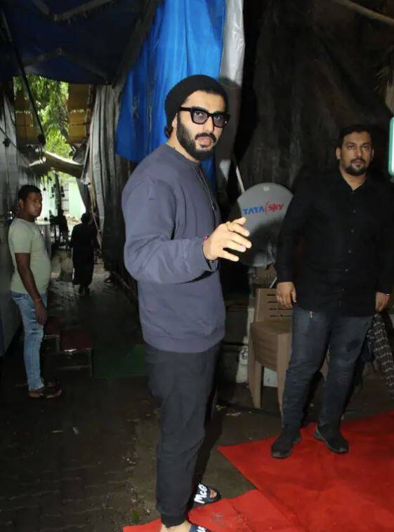 ਫਿਲਮ ਦਾ ਟ੍ਰੇਲਰ ਰਿਲੀਜ਼ ਹੋ ਗਿਆ ਹੈ ਅਤੇ ਪੂਰੀ ਕਾਸਟ ਪ੍ਰਮੋਸ਼ਨ 'ਚ ਰੁੱਝੀ ਹੋਈ ਹੈ। ਅਰਜੁਨ ਕਪੂਰ ਫਿਲਮ ਦੇ ਪ੍ਰਮੋਸ਼ਨ ਲਈ ਨਾਗਿਨ 6 ਦੇ ਸ਼ੋਅ 'ਚ ਗਏ ਹਨ।