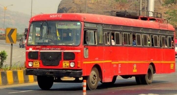 ST bus ready for Dhapewada arrangement of 47 buses from five depots Dhapewada Yatra : प्रतिपंढरीच्या वारीसाठी एसटी महामंडळाची लालपरी सज्ज, पाच आगारातून 47 बसेसची व्यवस्था