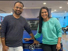 Sharmishtha Raut : शर्मिष्ठा राऊतनं पतीला दिली खास भेट; लग्झरी कारचे फोटो शेअर करत म्हणाली...