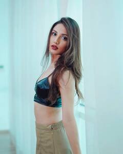 Donal Bisht अपने किलर लुक से बरपाती हैं कहर, दिलकश अदाएं देख फैंस कहते हैं- कतई जहर