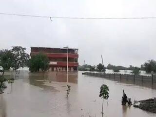 Marathwada and Vidarbha Rain : मराठवाड्यासह विदर्भात मुसळधार पाऊस, अनेक गावांचा संपर्क तुटला, जनजीवन विस्कळीत