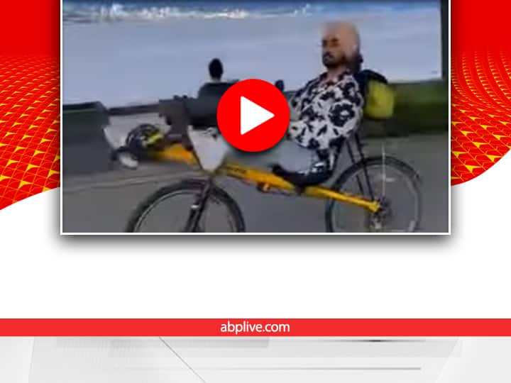 punjabi singer diljit dosanjh rides a unique cycle video viral on social media Watch: पंजाबी कलाकार Diljit Dosanjh ने चलाई अनोखी साइकिल, टायर के ऊपर लगा है पैडल