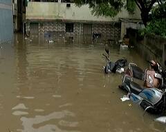 અમદાવાદમાં અનરાધાર વરસાદે સર્જી જળપ્રલયની સ્થિતિ, જુઓ કેવી સર્જાઇ સ્થિતિ