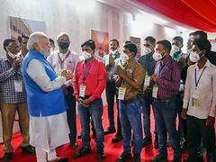 Watch: 'वाह ! ये आपकी कुटिया है' नए संसद भवन में वर्कर्स से बोले पीएम मोदी