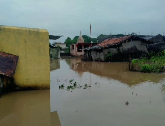 Marathwada and Vidarbha Rain : मराठवाड्यासह विदर्भात मुसळधार पाऊस, अनेक गावांचा संपर्क तुटला, जनजीवन विस्कळीत