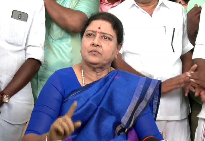 V K Sasikala speech about aiadmk current situation in Tanjore event VK Sasikala:’பிரிந்தவர்களை இணைக்கும் கலையைக் கற்றவள் நான்’  - சசிகலா பேச்சு!
