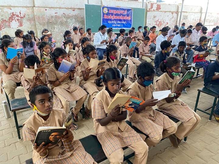 book reading session initiated for school students in thanjavur district நூல் வாசிப்பே நல்ல தலைவராக்கும்... மாணவர்களுக்காக  தஞ்சையில் தொடங்கிய  ‘ஒருநாள், ஒருநூல் வாசிப்பு இயக்கம்’.!