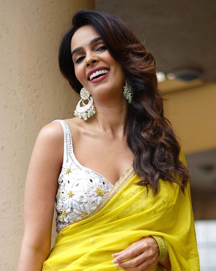 2004માં આવેલી ફિલ્મ મર્ડરથી એક્ટ્રેસ મલ્લિકા ખૂબ જ જાણીતી બની હતી. (તમામ તસવીરો સોશિયલ મીડિયા)