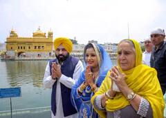 In Photos: લગ્ન બાદ પત્ની સંગ સુવર્ણ મંદિરમાં પહોંચ્યાં CM ભગવંત માન, આવી તસવીરો આવી સામે