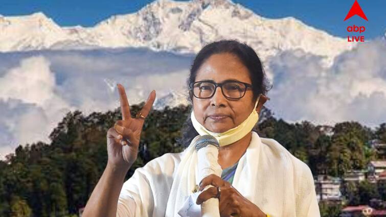 Mamata Banerjee Promises many industry and job opportunity in Darjeeling In Bengal, Announces New Projects Mamata Banerjee :  অদূর ভবিষ্যতে নতুন অনেক শিল্প আর চাকরি পাহাড়ে, জানিয়ে দিলেন মুখ্যমন্ত্রী