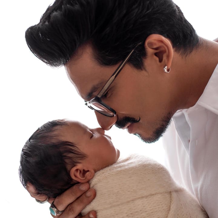 मुलाबाबतचे सर्व अपडेट्स ते सोशल मीडियावर शेअर करत असतात. आता भारती आणि हर्षने लेकाची पहिली झलक चाहत्यांसोबत शेअर केली आहे. (फोटो :bharti.laughterqueen/ig)