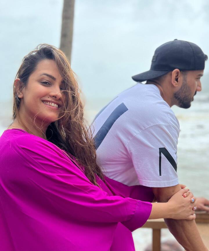 अलीकडेच अनिताने तिच्या इंस्टाग्राम हँडलवर तिचे फोटो शेअर केले आहेत, ज्यात ती तिचा पती रोहितसोबत पोज देत आहे.(फोटो :anitahassanandani/ig)