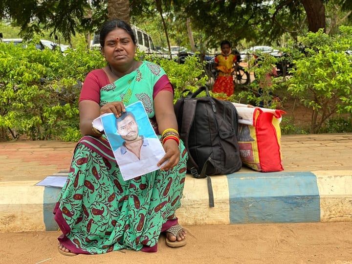 Thanjavur Husband abscond pregnant wife filed petition in collector office தஞ்சாவூர்: தலைமறைவான கணவன்.. பஸ் ஸ்டாப்பில் தங்கும் மனைவி.. குஜராத் பெண்ணின் அவல நிலை!