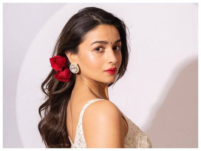 Monsoon Hairstyle: You Can Make These Celebrities Hairstyles To Look Beautiful With Ethnic Wear | Monsoon Hairstyle: Monsoon Hairstyle: You Can Make These Celebrities Hairstyles To Look Beautiful With Ethnic Wear | Monsoon Hairstyle: