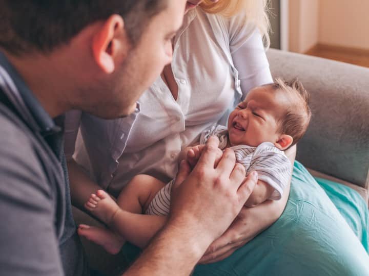 Men suffer from postpartum depression too. Here’s what you need to know Parenting: குழந்தை பிறந்ததும் அம்மாவுக்கோ, அப்பாவுக்கோ டிப்ரெஷனா? கொஞ்சம் பதறாம இதை படிங்க..