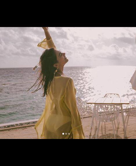 ਬਿਕਨੀ ਪਹਿਨੇ ਸਮੁੰਦਰ ਕਿਨਾਰੇ ਪੋਜ਼ ਦਿੰਦੀ ਨਜ਼ਰ ਆਈ Pooja Hegde