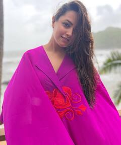 Anita Hassanandani Pics: टीवी की नागिन ने समुद्र के किनारे जुल्फे लहराते हुए चलाया हुस्न का जादू, पति भी नहीं हटा पाए नजरें