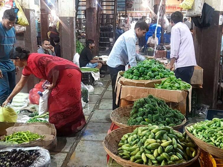 Vegetables Price : Vegetables price decreased by 30 to 40 per cent in Navi Mumbai APMC Vegetables Price : नवी मुंबई एपीएमसीमध्ये भाजीपाला दर 30 ते 40 टक्क्यांनी उतरले