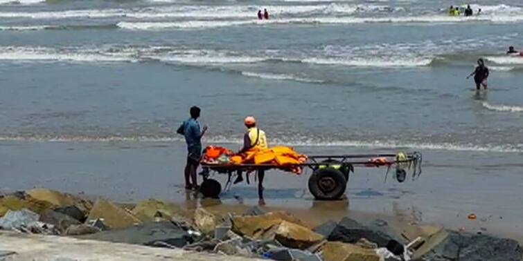 A young man went missing while bathing in the sea in Mandarmoni, 1 missing girl East Midnapore: মন্দারমনিতে সমুদ্রে স্নান করতে গিয়ে তলিয়ে গেলেন এক যুবক, নিঁখোজ ১ যুবতী