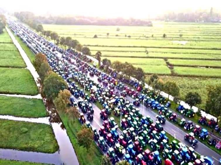 Farmer protest in Netherlands Farmers agitation against the government in the Netherlands Farmer protest in Netherland : नेदरलॅंडमध्ये सरकार विरोधात शेतकऱ्यांचा एल्गार, ट्रॅक्टर घेऊन शेतकरी रस्त्यावर